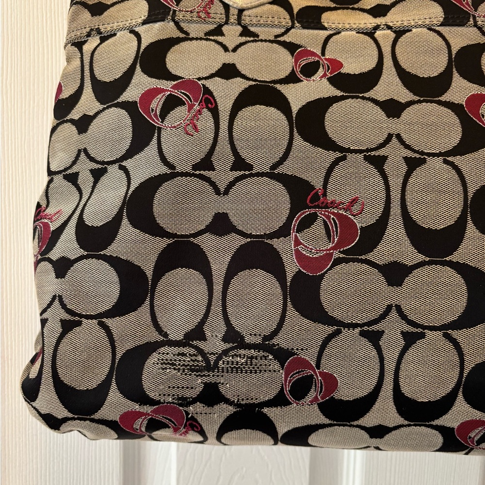 Coach Poppy G1120-18711 Signature Hearts Metallic Silver/Red  Glam Tote GUC - Picture 10 of 15